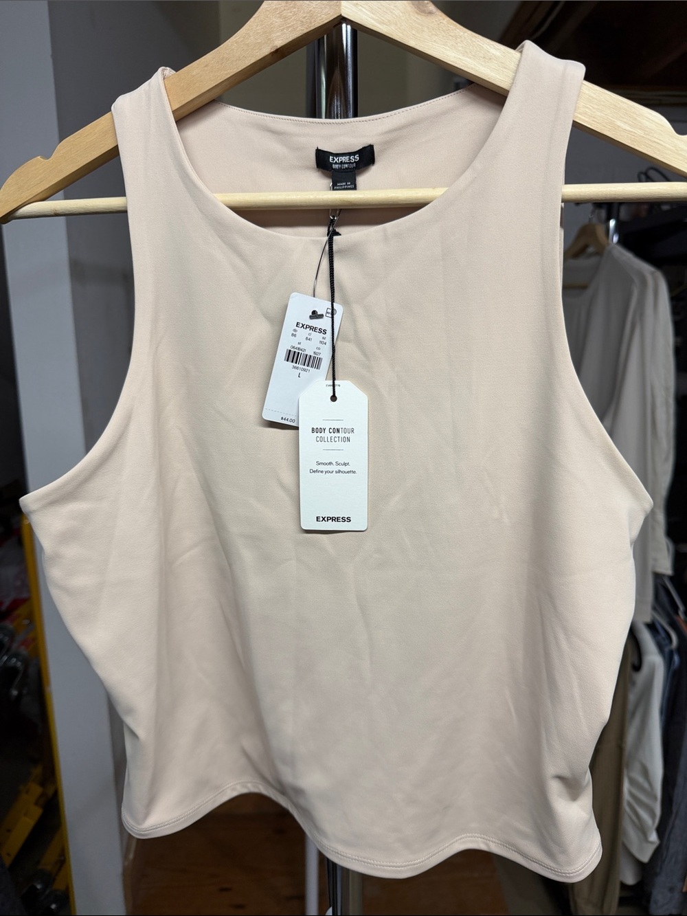 Express Women's Cream Body Contour Crop Tank - L - NWT